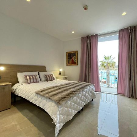 La Reggia Seaview Guesthouse Marsaxlokk Exteriör bild
