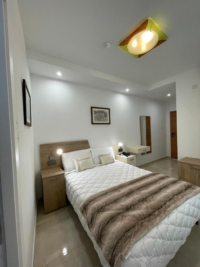 La Reggia Seaview Guesthouse Marsaxlokk Exteriör bild